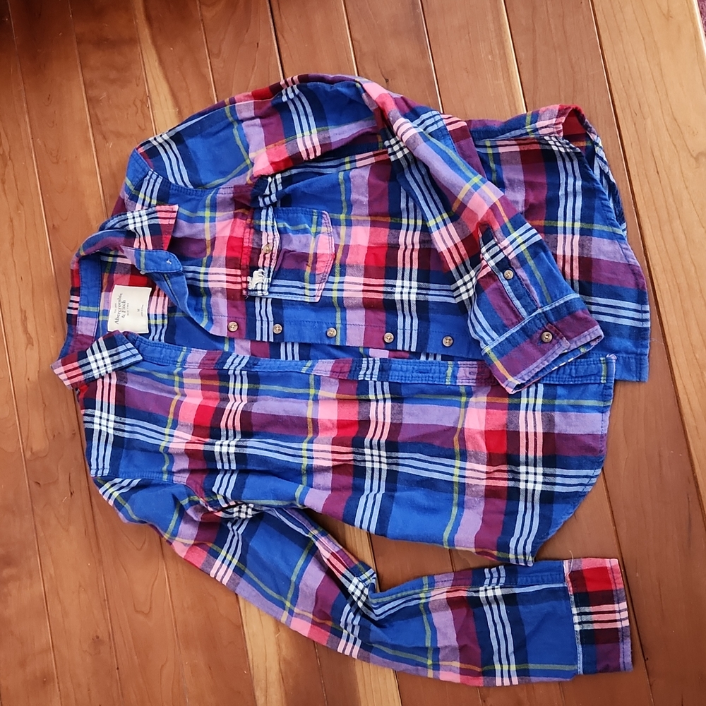 Abercrombie & Fitch button up plaid shirt